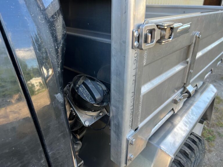 SUMMIT EXPEDITION TRUCKS NISSAN FRONTIER 5FT BOX TREAD MAGAZINE 6FT 72 FLAT BED UTE TRAY 11