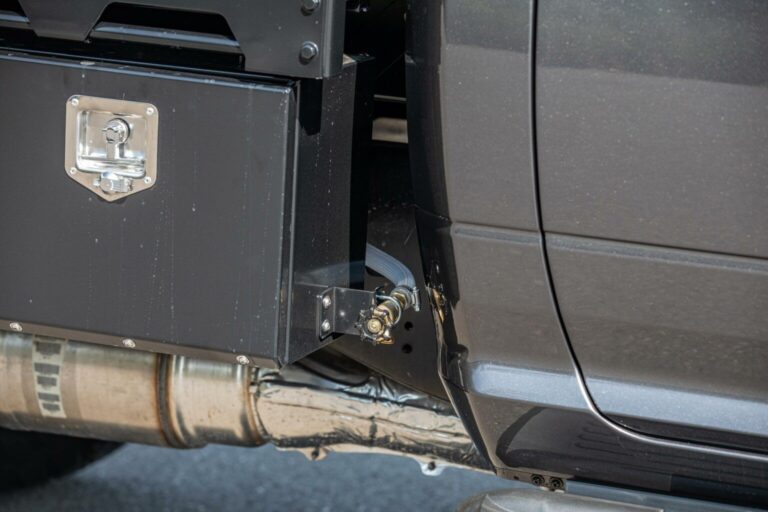 SUMMIT EXPEDITION TRUCKS CAB AND CHASSIS RAM 3500 9FT FLATBED TRAY UTE DECK FWC 7