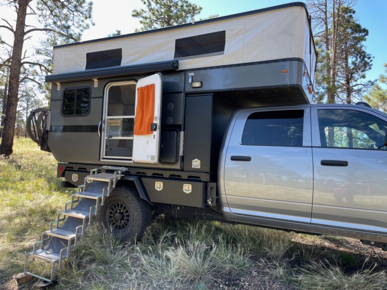 SUMMIT EXPEDITION TRUCKS CAB AND CHASSIS RAM 3500 9FT FLATBED TRAY UTE DECK FWC 7