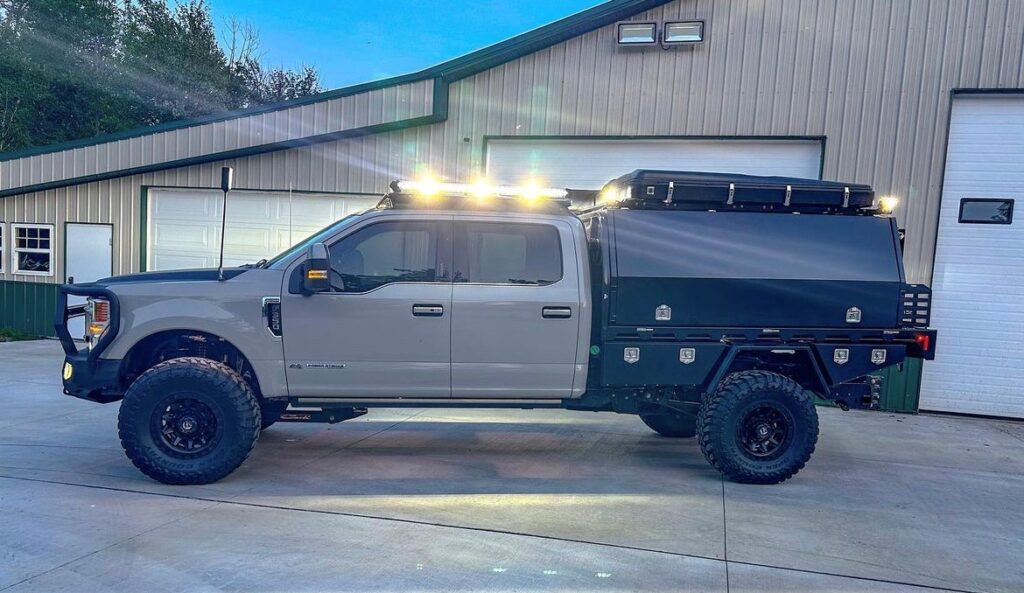 SUMMIT EXPEDTION TRUCKS FORD F-250 FLATBED UTE TRAY 108 SERIES 6