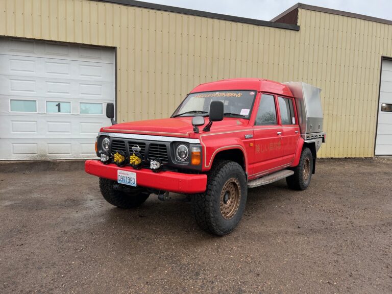 SUMMIT EXPEDITION TRUCKS NISSAN PATROL UTE TRAY FLATBED CANOPY TRUCK 60 SERIES 1